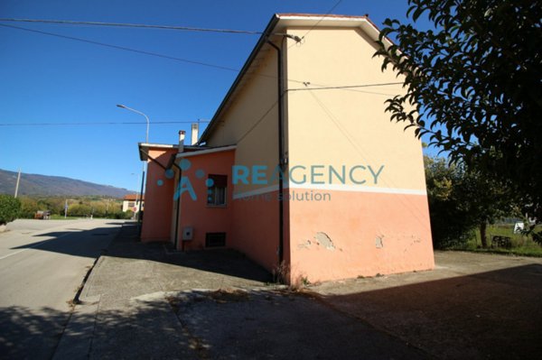 casa indipendente in vendita a Zanè