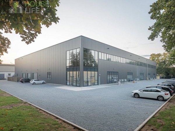 locale commerciale in vendita a Zanè