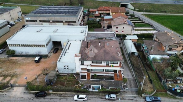 negozio in vendita a Zanè