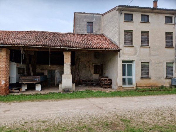 casa indipendente in vendita a Zanè