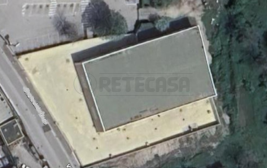 locale commerciale in vendita a Zanè