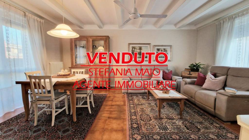 casa indipendente in vendita a Zanè