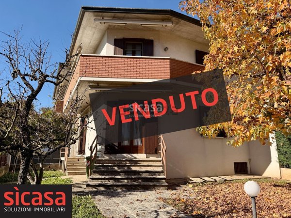 casa indipendente in vendita a Zanè
