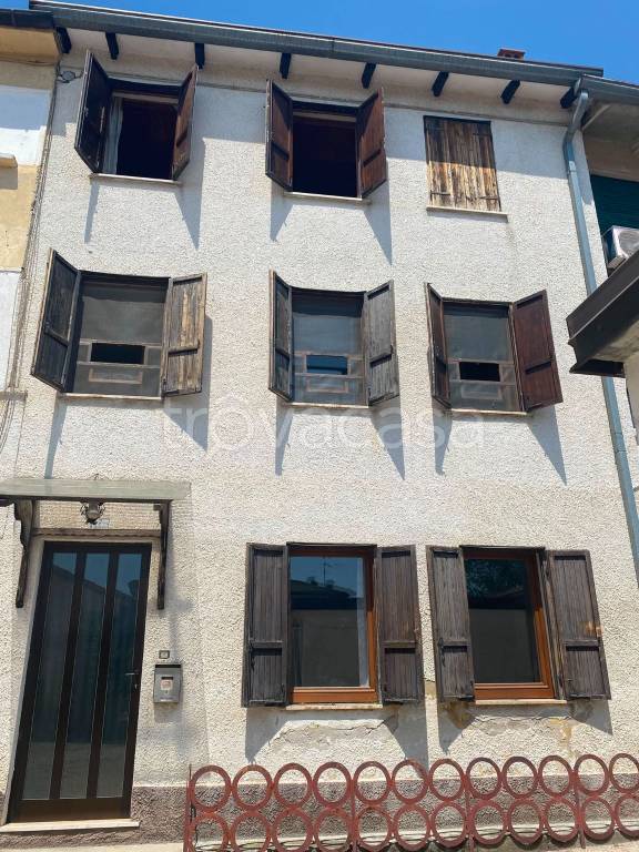 casa indipendente in vendita a Zanè