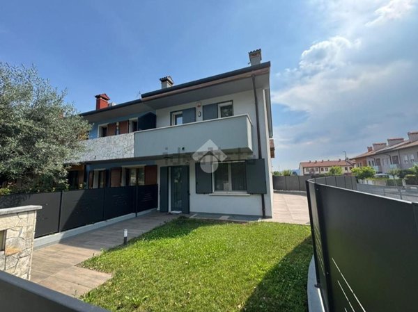 casa indipendente in vendita a Zanè