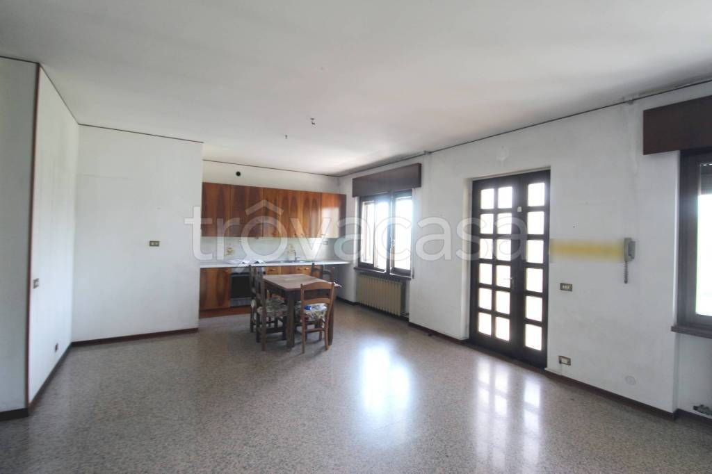 casa indipendente in vendita a Zermeghedo