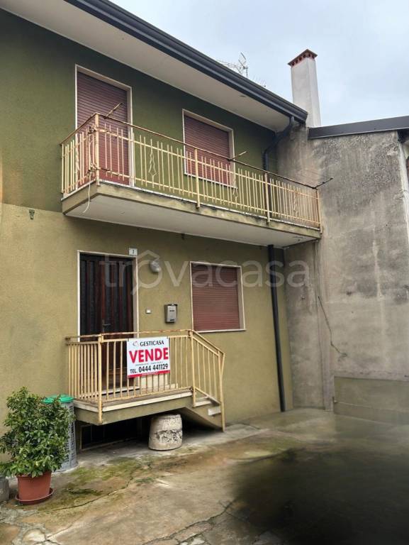 casa indipendente in vendita a Zermeghedo