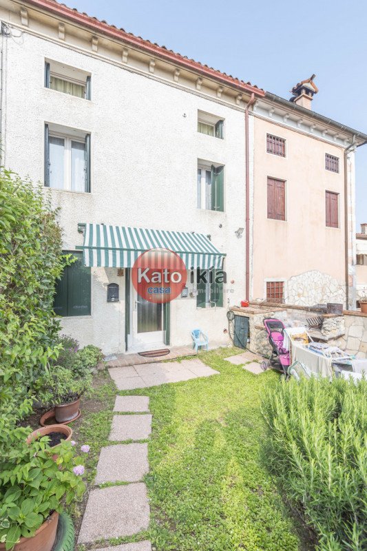 casa indipendente in vendita a Zovencedo in zona San Gottardo