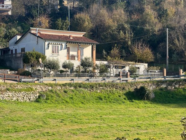 casa indipendente in vendita a Zovencedo