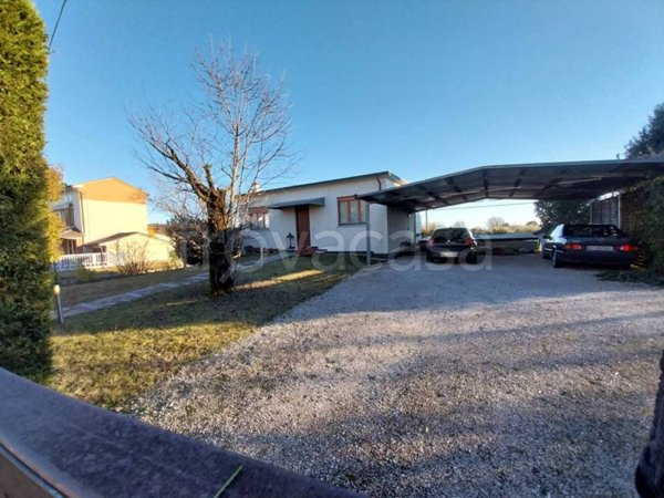 casa indipendente in vendita a Zugliano