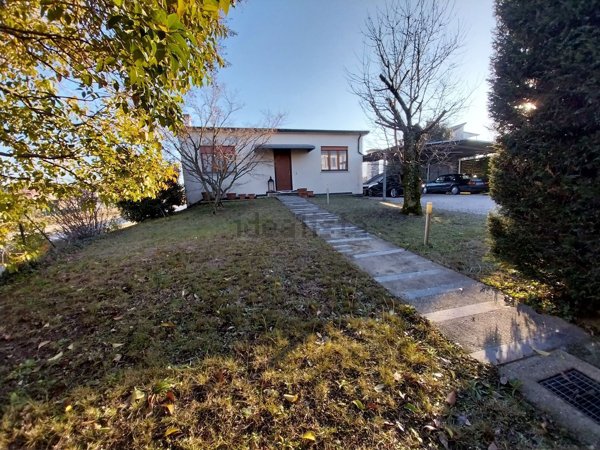 casa indipendente in vendita a Zugliano