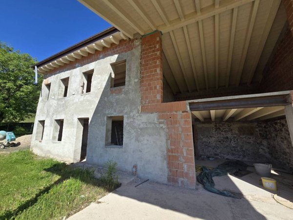 casa indipendente in vendita a Zugliano