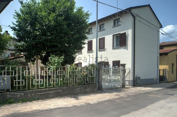 casa indipendente in vendita a Zugliano