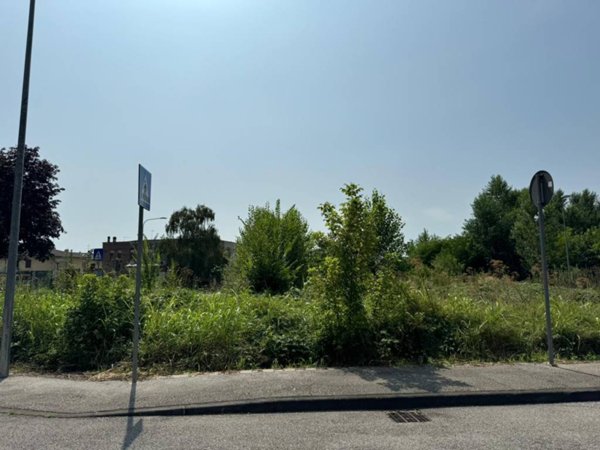 casa indipendente in vendita a Zugliano