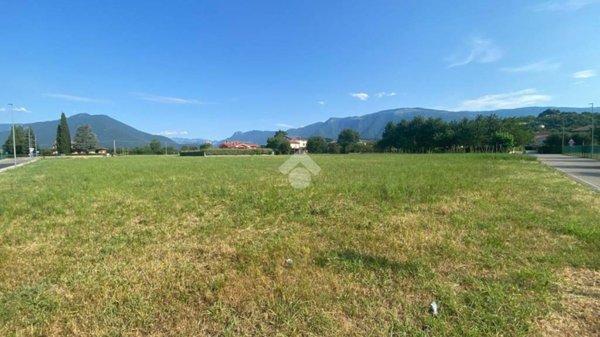 terreno agricolo in vendita a Zugliano in zona Centrale