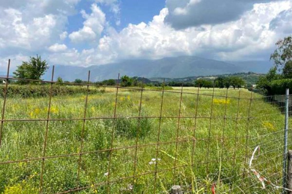 terreno edificabile in vendita a Zugliano in zona Centrale