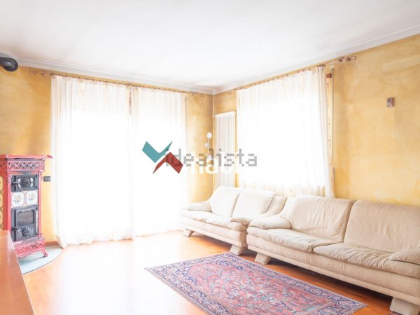 casa indipendente in vendita a Zugliano