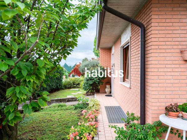 casa indipendente in vendita a Zugliano
