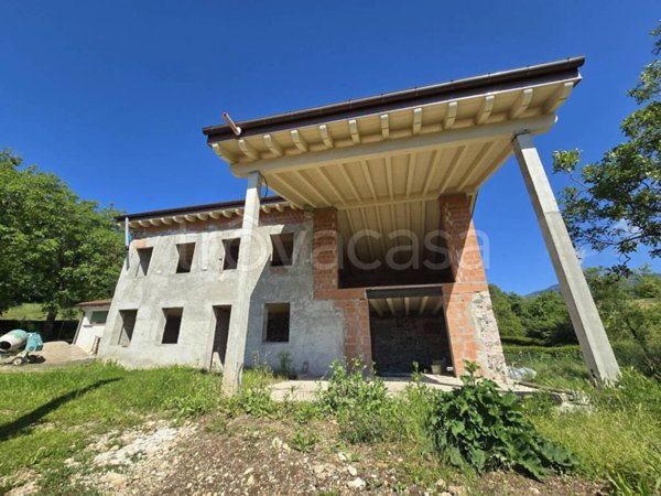 casa indipendente in vendita a Zugliano in zona Centrale