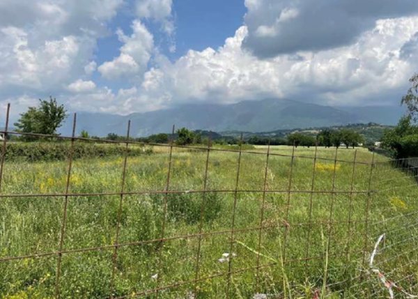 terreno edificabile in vendita a Zugliano in zona Centrale