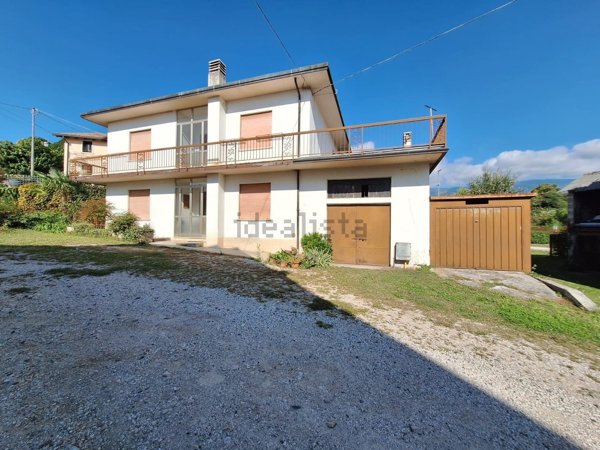 casa indipendente in vendita a Zugliano