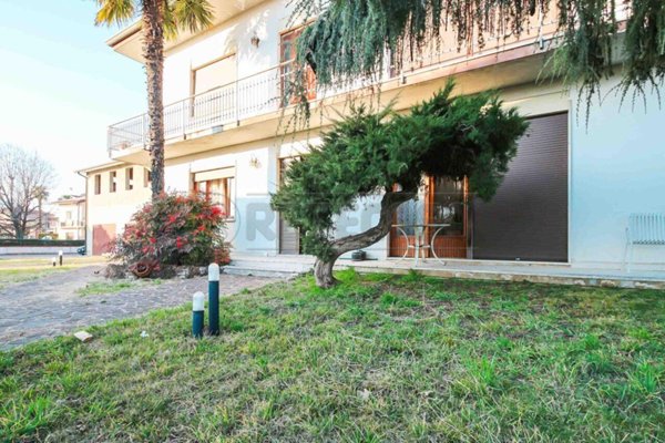 casa indipendente in vendita a Zugliano
