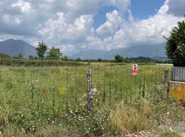terreno edificabile in vendita a Zugliano in zona Centrale