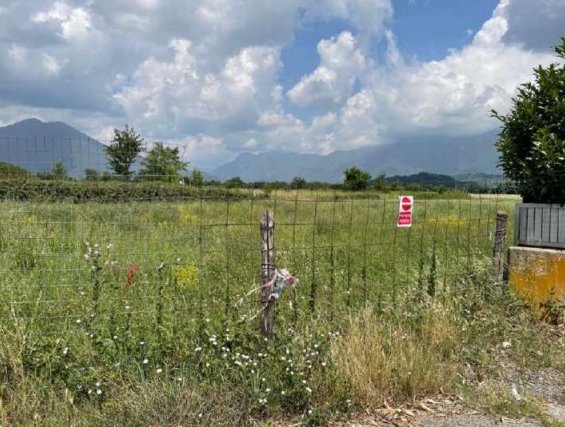 terreno edificabile in vendita a Zugliano in zona Centrale