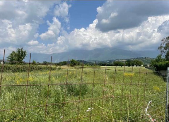 terreno edificabile in vendita a Zugliano in zona Centrale