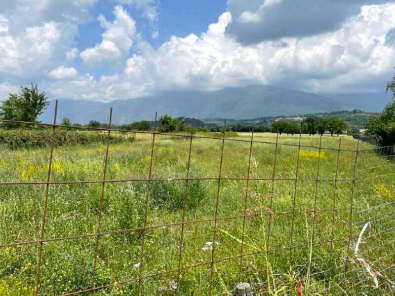 terreno edificabile in vendita a Zugliano in zona Centrale