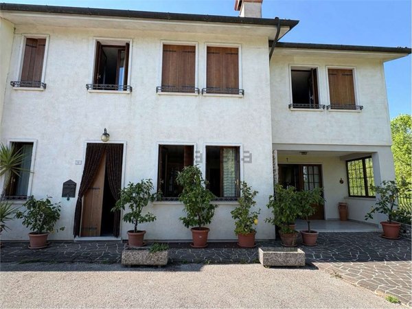 casa indipendente in vendita a Zugliano