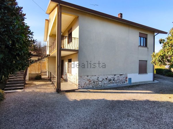 casa indipendente in vendita a Zugliano