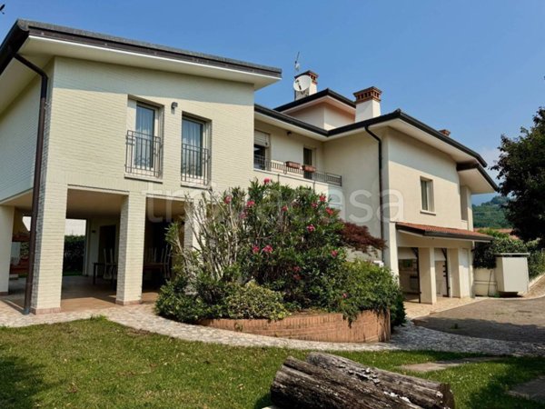 casa indipendente in vendita a Zugliano in zona Centrale