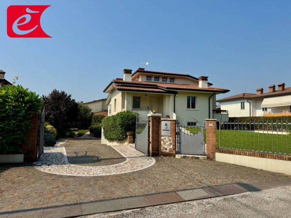 casa indipendente in vendita a Zugliano in zona Centrale