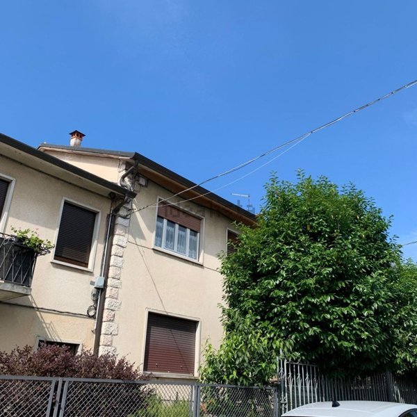 casa indipendente in vendita a Zugliano