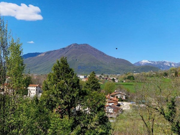 casa indipendente in vendita a Zugliano in zona Centrale