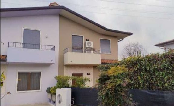 casa indipendente in vendita a Zugliano in zona Centrale