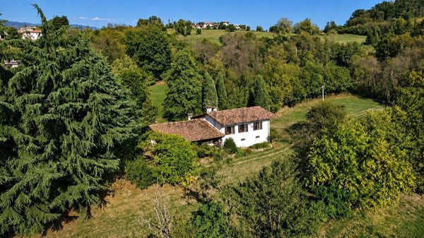casa indipendente in vendita a Zugliano