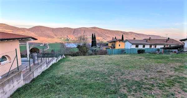 terreno edificabile in vendita a Val Liona in zona Villa del Ferro
