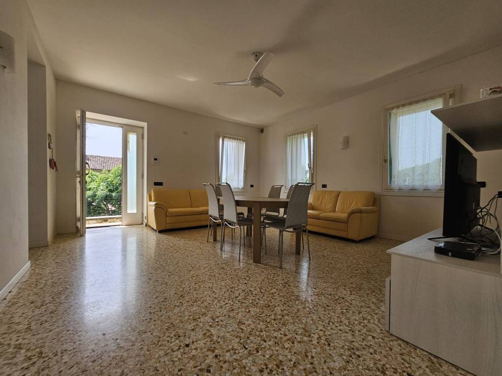 casa indipendente in vendita a Val Liona in zona Campolongo