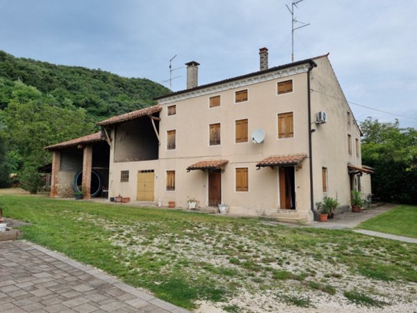 casa indipendente in vendita a Val Liona in zona Villa del Ferro