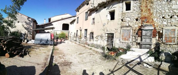 esavano in vendita a Val Liona in zona Spiazzo