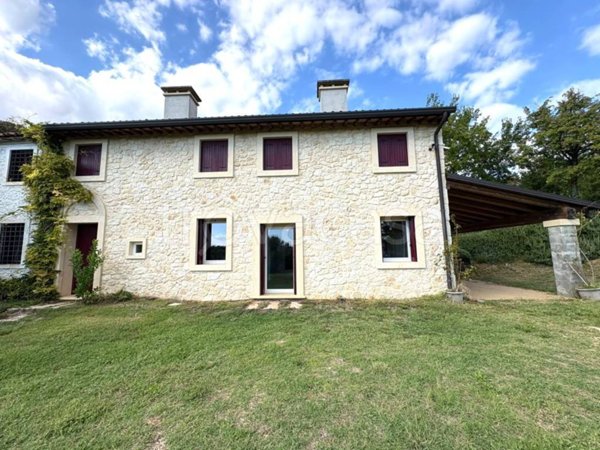 casa indipendente in vendita a Val Liona in zona Villa del Ferro