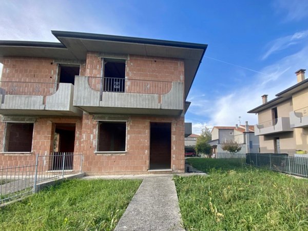 casa indipendente in vendita a Barbarano Mossano