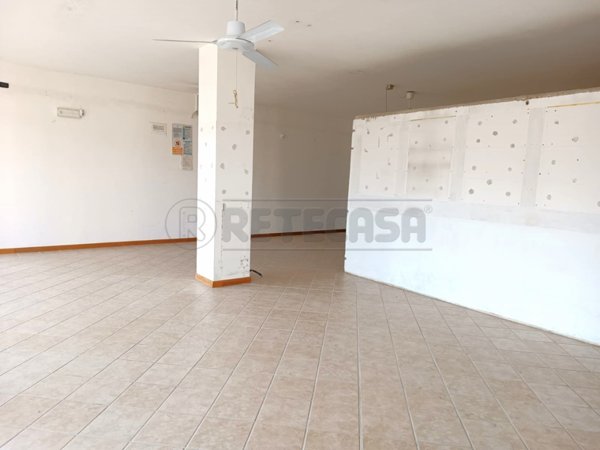 locale commerciale in vendita a Barbarano Mossano