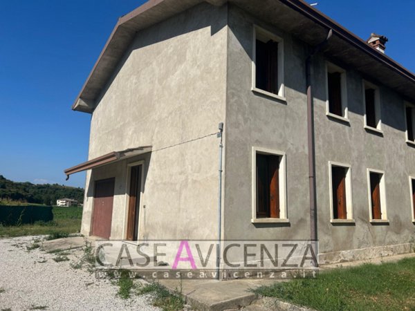 casa indipendente in vendita a Barbarano Mossano in zona Mossano