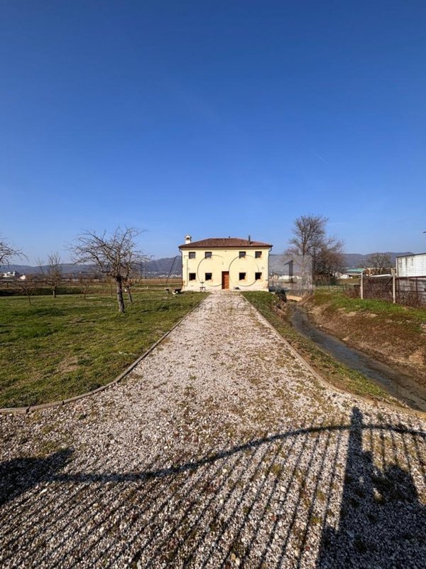 casa indipendente in vendita a Barbarano Mossano