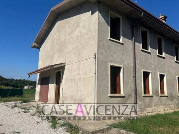 casa indipendente in vendita a Barbarano Mossano in zona Ponte di Barbarano