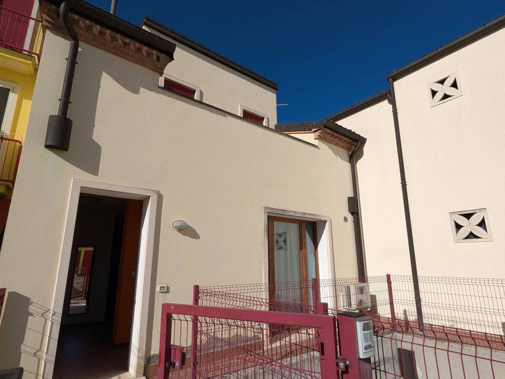 casa indipendente in vendita a Barbarano Mossano in zona Mossano