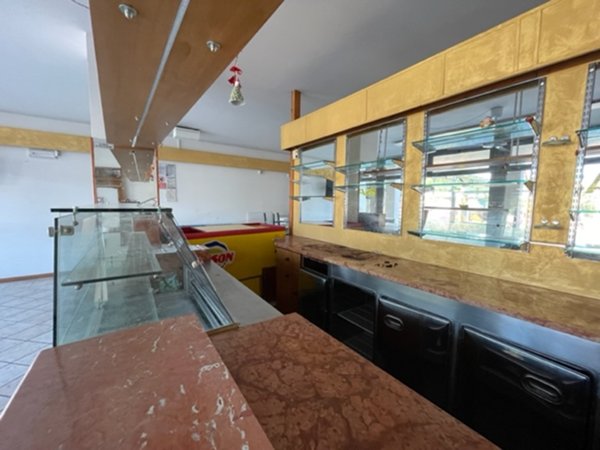 negozio in vendita a Barbarano Mossano in zona Ponte di Barbarano